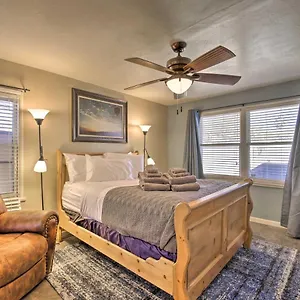 https://centrally-located-phoenix-cottage-with-yard.hotelsofphoenix.com