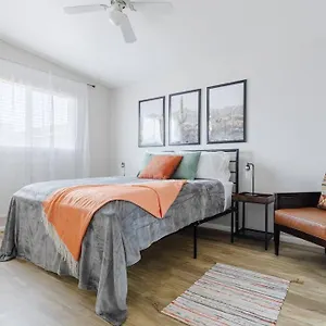 https://pool-old-town-king-bed-2b-1b.hotelsofphoenix.com